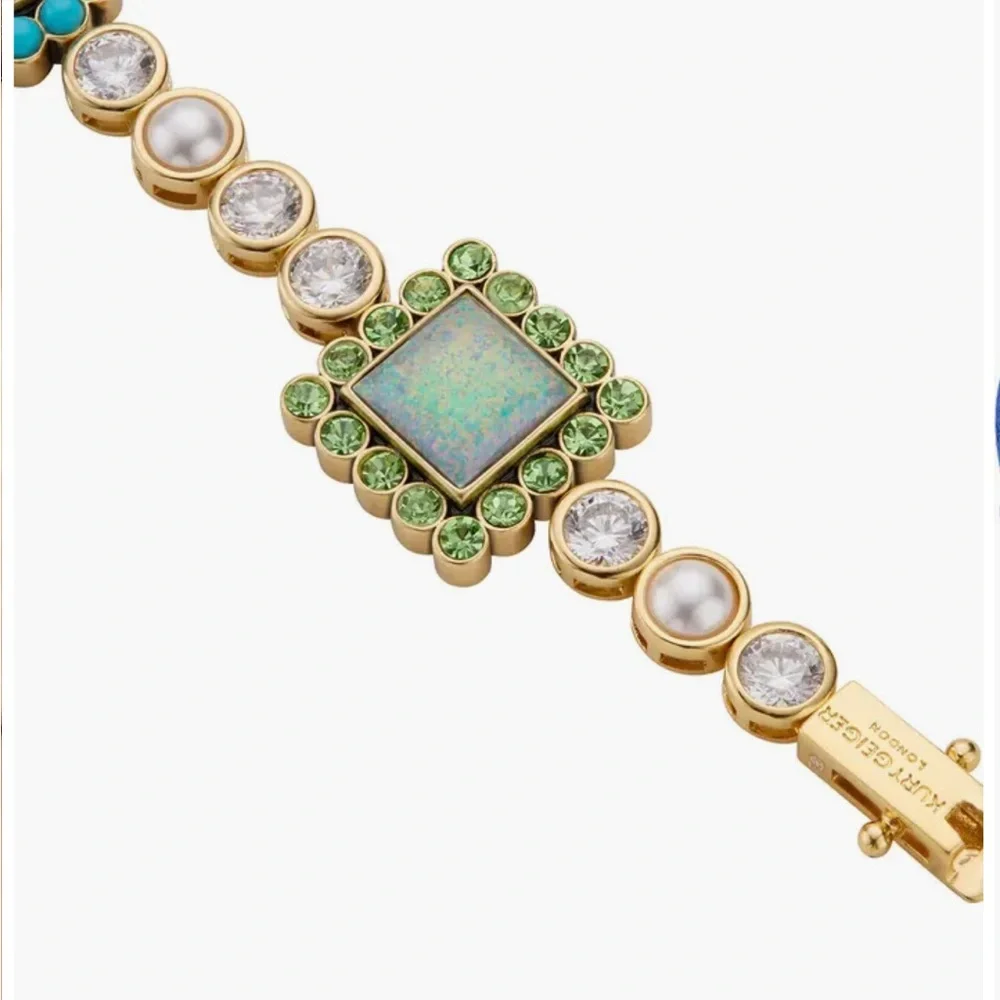 Elegant Gold and Turquoise Bracelet - Picture 3 of 5